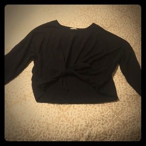 Selling a cotton on long sleeve top crop.